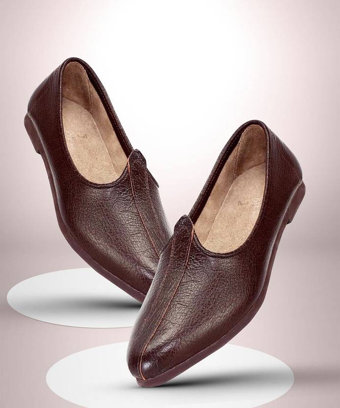 punjabi jutti , nagra , nagra shoes , jutti , jalsa , mojari , rajasthani jutti Jutis For Men (Brown , 9 UK/India)